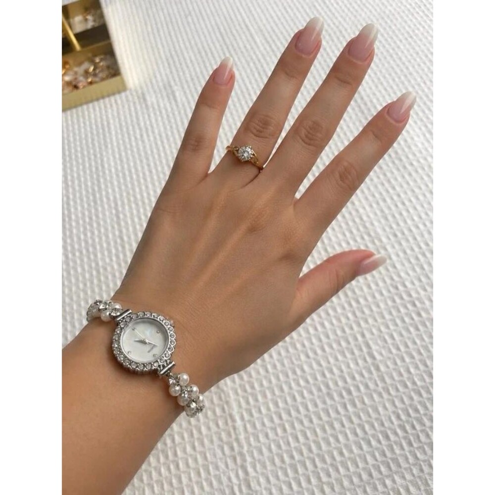 Beautiful Watch - Picture 2 of 2